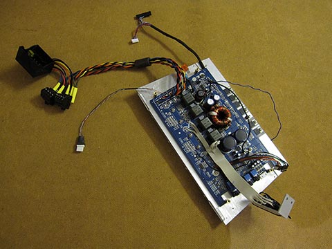 Audioverstärker Crunch GTO 4120. Car-PC für Mercedes E-Klasse, W211, Audio 20.