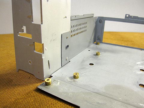 Gehäuse. Ausschnitt. Car-PC für Mercedes E-Klasse, W 211, Audio 20.