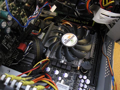 Lüfter Zerotherm ATOM 30H Multi CPU Cooler. Car-PC für Mercedes E-Klasse, W 211, Audio 20.