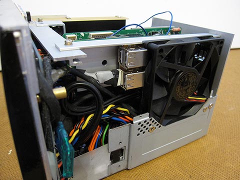 USB-Hub. Car-PC für Mercedes E-Klasse, W 211, Audio 20.