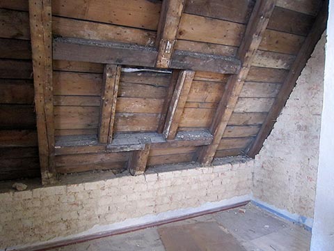 Заделанное крышное окно.