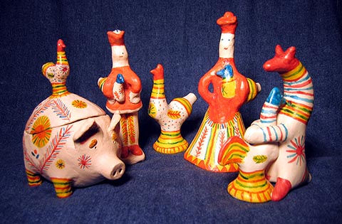 Filimonowo-Spielzeug. Alexander Babel. 2000. Arbeiten, hergestellt im Unterricht für angewandte Komposition an der Kinderschule für Kunst in Nowomoskowsk (Russland).