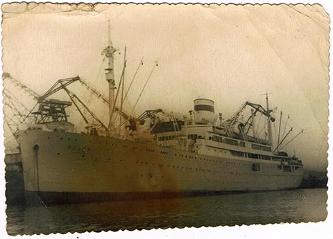 Dampfschiff „Iljitsch“, mit dem Großvater Skorobogatow P. P. nach dem Dienst auf Kamtschatka zurückkehrte. Gebaut 1933 auf der Werft Blohm & Voss in Hamburg (Deutschland).