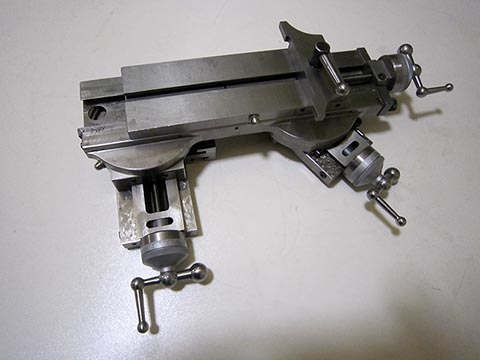 Kreuzschlitten für Schaublin 70 Drehmaschine mit zwei Querwagen. Doppelwagen. Unteransicht.